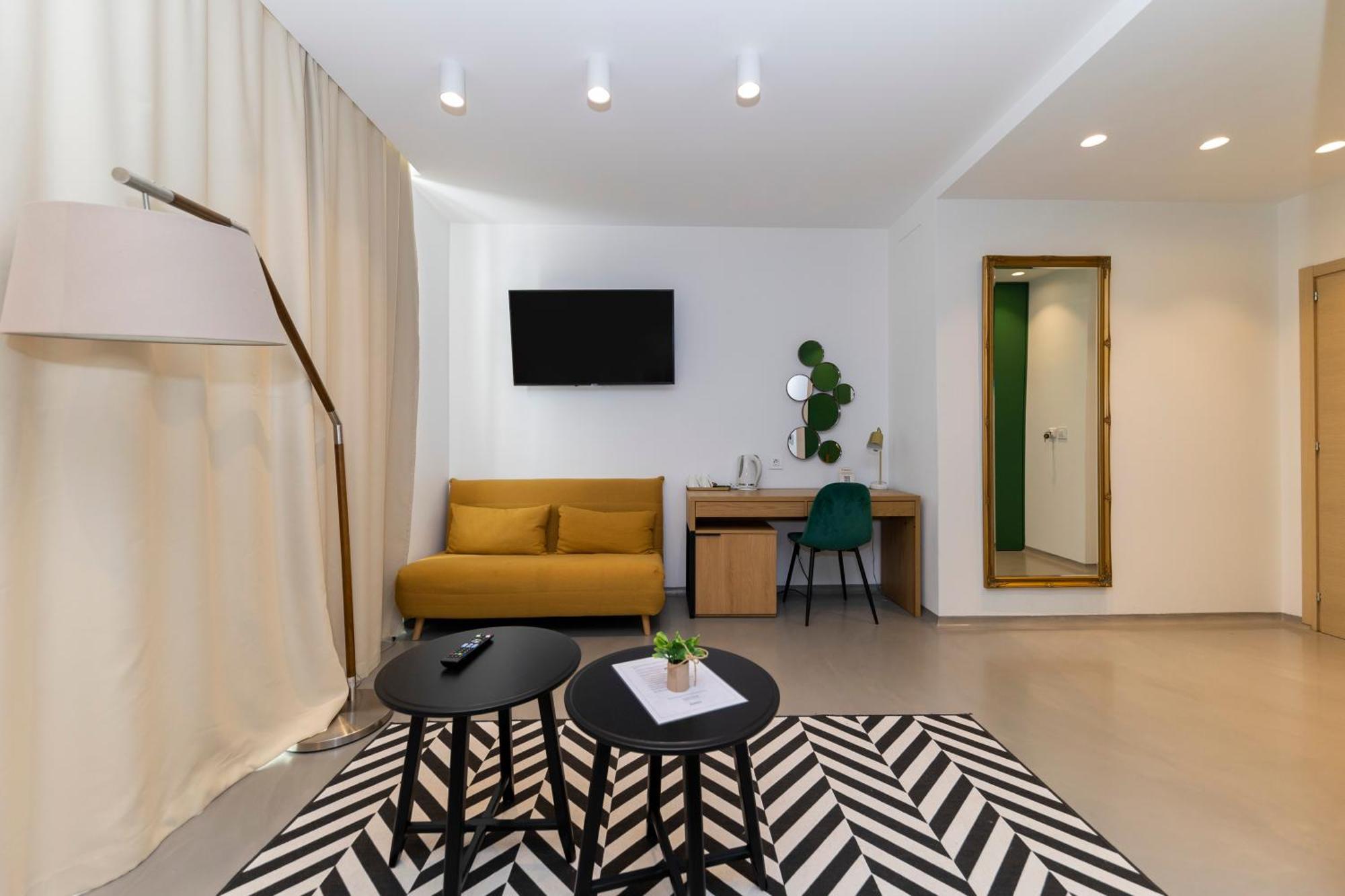 White By Belmont Realty Apartment